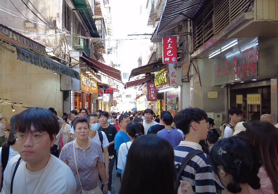 Is English Widely Spoken in Macau